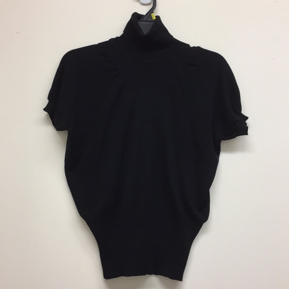 YOKI black sweater size small